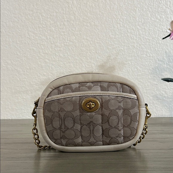 COACH Signature Jacquard Camera Bag Quilted Crossbody C5275 - Picture 2 of 12